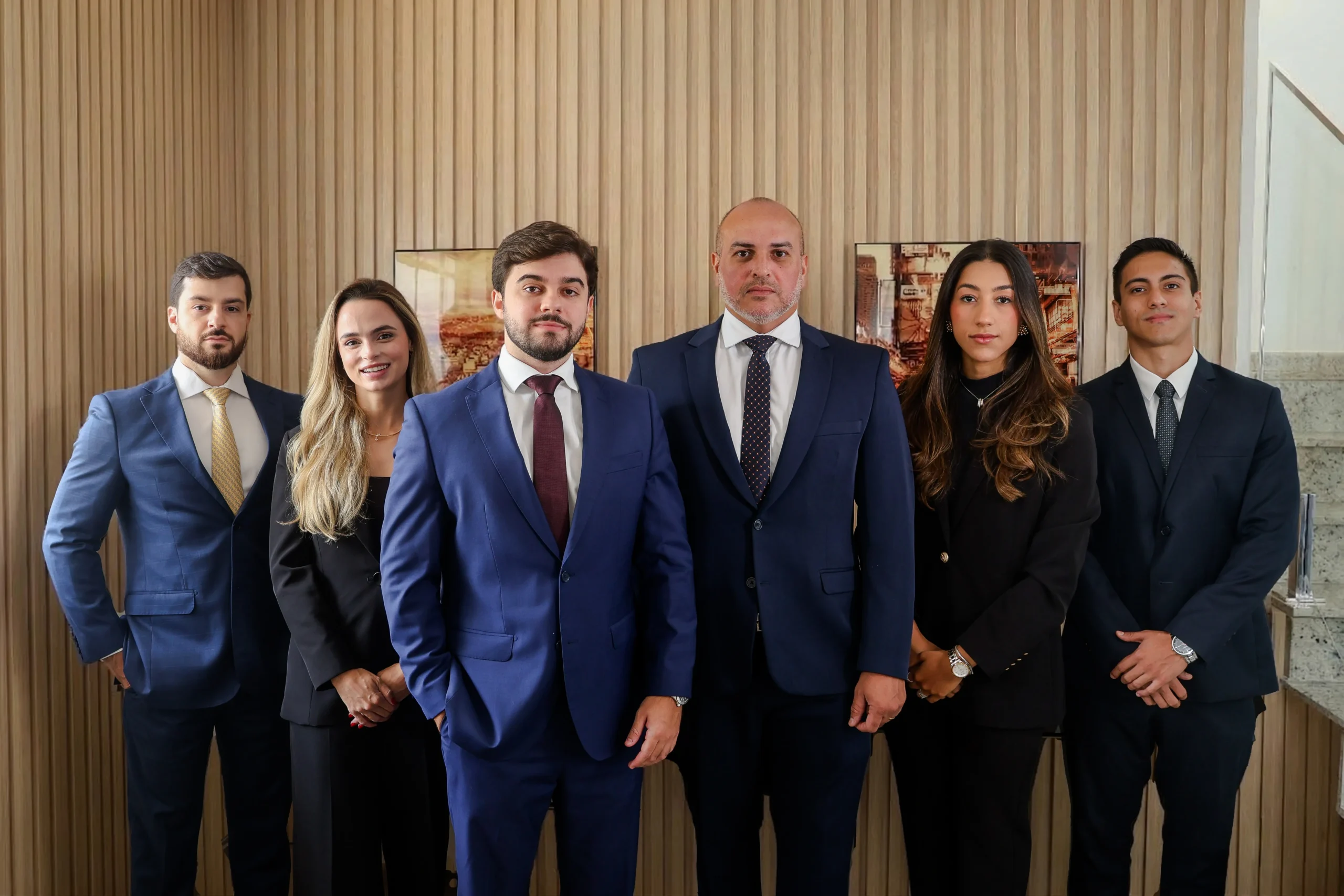 Equipe da Ourives Marques no escritório